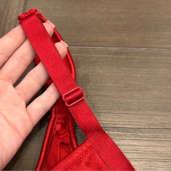 Sensual Cacique Red Bra - Picture 9 of 10
